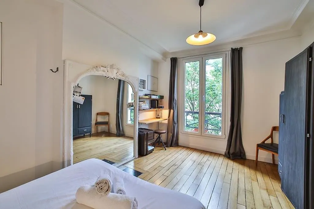 Appartement Parisien - Quartier Batignolles Apartment